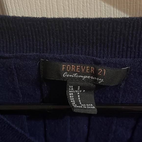 Forever 21 Navy Blue Striped V Neck Stretchy sweater size Small - Picture 3 of 3